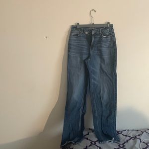 6 | American Eagle X-long Curvy 90’s Straight Jean